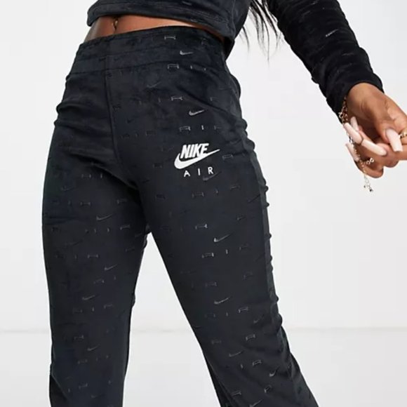 NIKE All Over Print Velour Jogger Pants DD5451-010 Black Women's - Picture 3 of 4